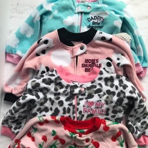 Children’s Place size 9-12 mo. fleece sleepers (4)